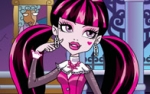 Draculaura في القلعة لعبة